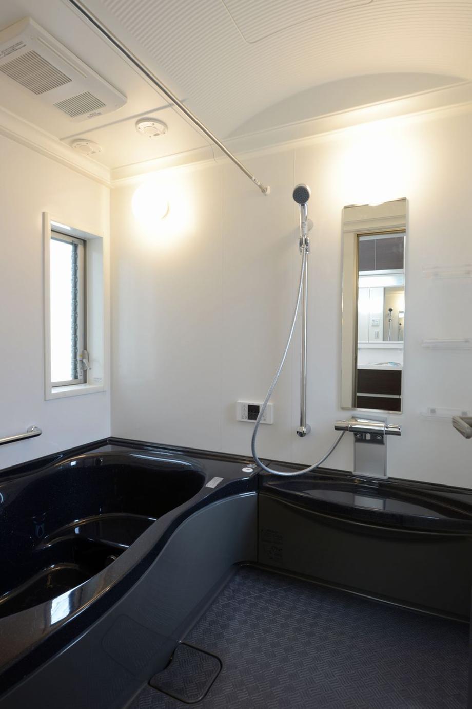Same specifications photo (bathroom). Enforcement example
