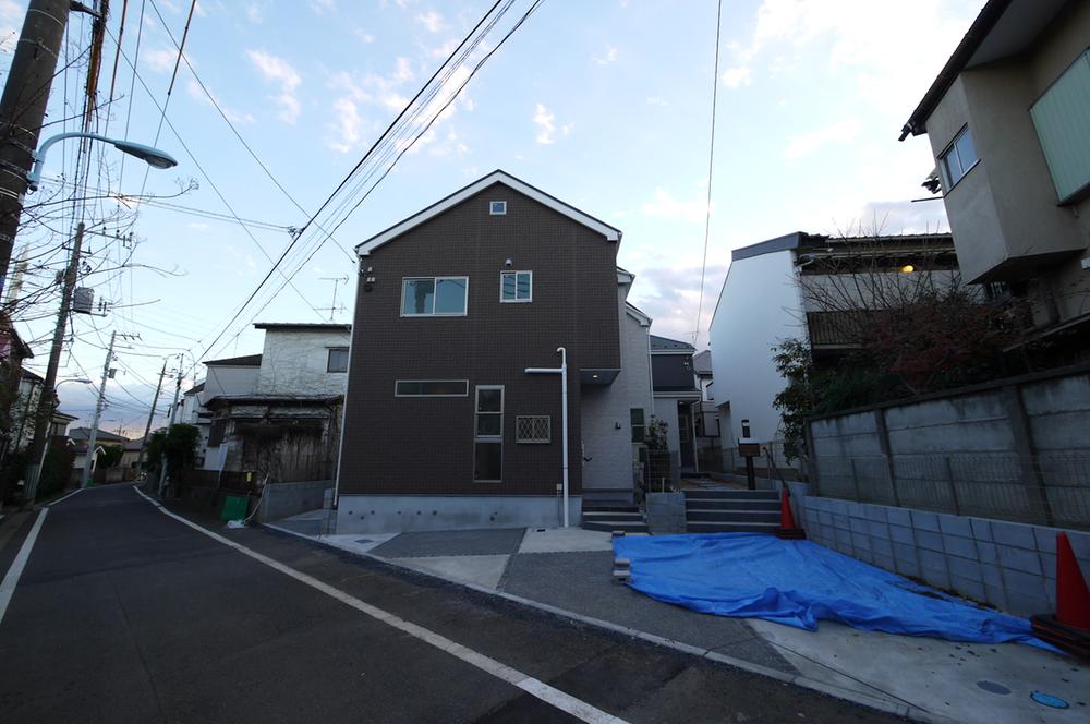 Local appearance photo. Local (12 May 2013) Shooting