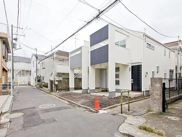 Local photos, including front road. 2 House is the completion of the enhancement equipment to complete a residential area. 