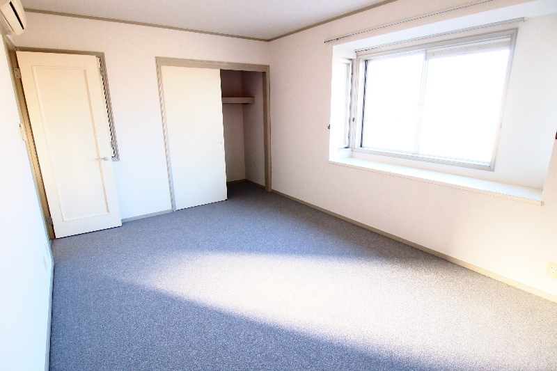 Other room space. Second floor north of Western-style 8.75 Pledge