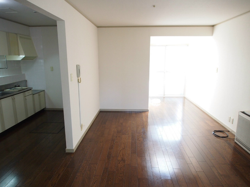 Living and room. Family is aligned LD is open