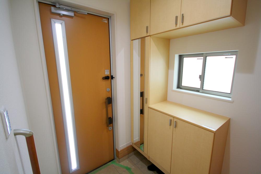 Entrance. Local (July 2013) Shooting