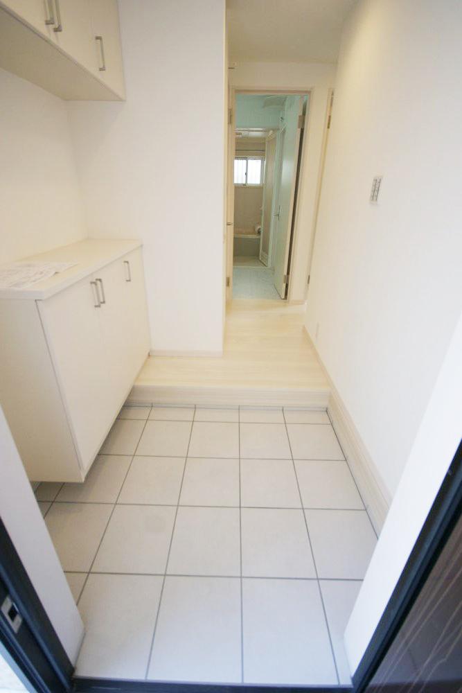 Same specifications photos (Other introspection). Entrance is a warm welcome to plug of the day (example of construction)