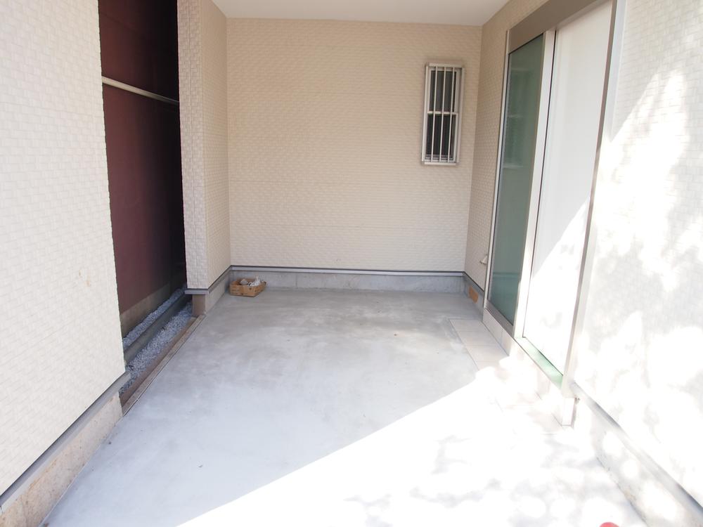 Parking lot. Local (11 May 2013) Shooting