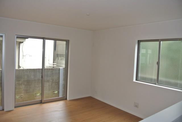 Same specifications photos (living)