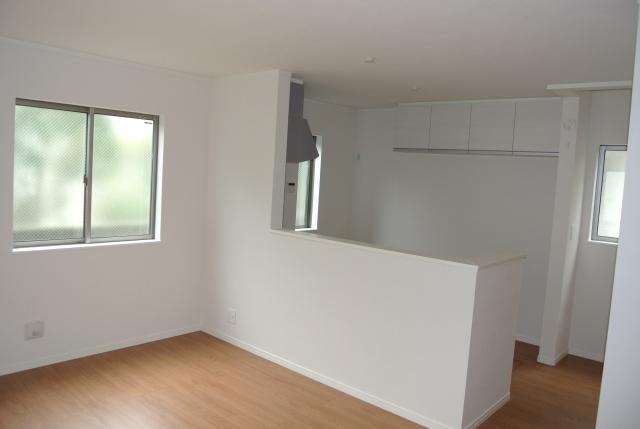 Same specifications photos (living)