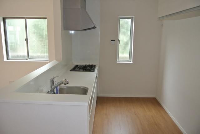 Same specifications photo (kitchen)