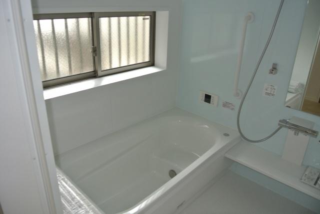 Same specifications photo (bathroom)