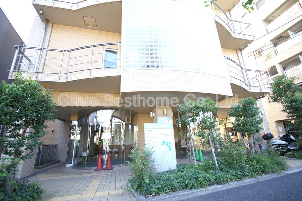 Hospital. Japan sanitary Cultural Association Josai to hospital 937m