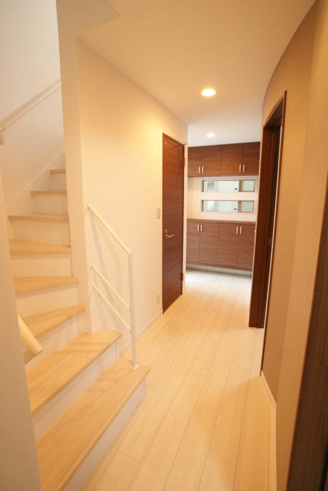 Same specifications photos (Other introspection). Making of the corridor, then there is no cutting corners (construction cases)