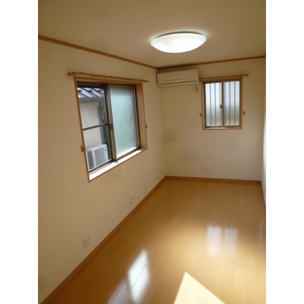 Living and room. Corner room two-sided lighting!