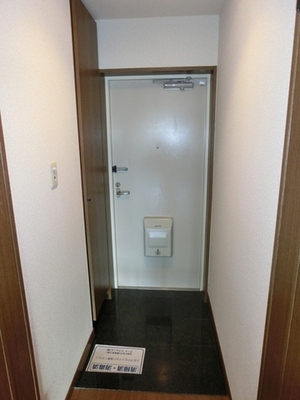 Entrance. ※ It is a photograph of the inverted type ※