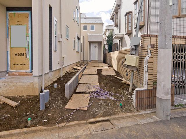 Local appearance photo. B Building