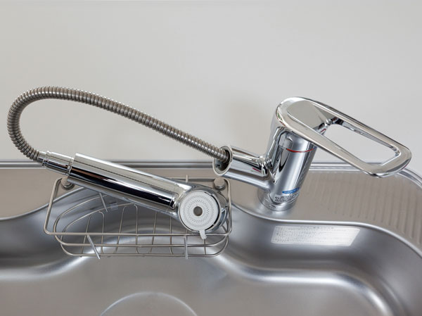 Kitchen.  [Water purifier integrated shower faucet] Hand shower faucet with a built-in water purifier. Water purification ・ Raw water of switching and Straight ・ It can be easily switched in the shower, Since the draw also hose, You can clean the sink until every corner.