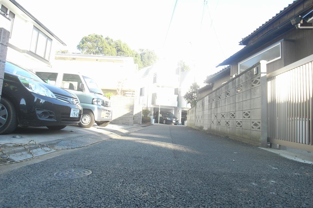 Local photos, including front road. 2013 November shooting