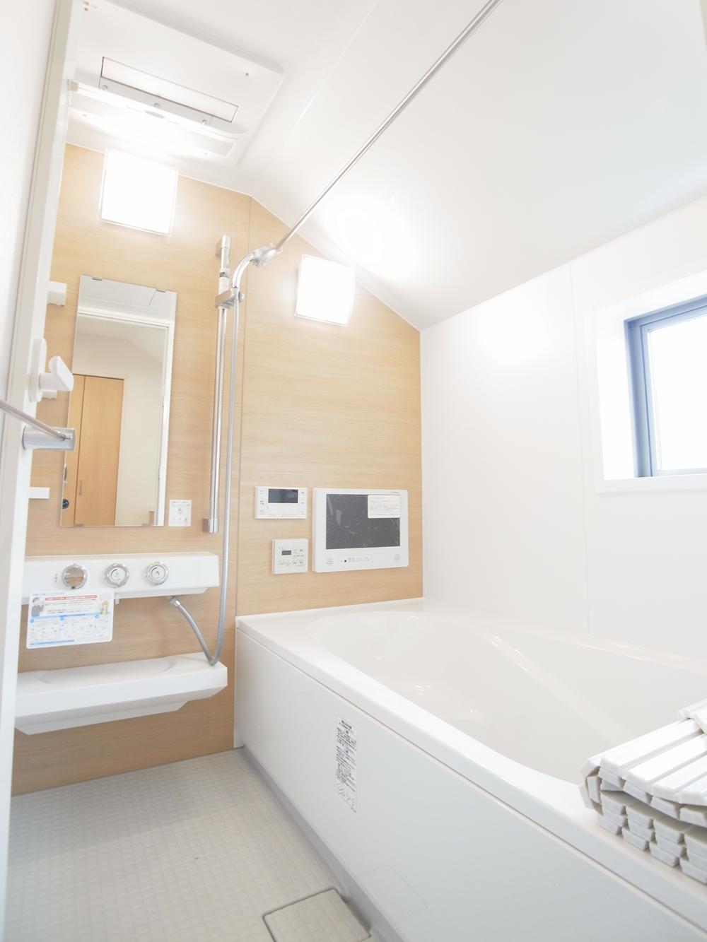 Same specifications photo (bathroom). Bathroom construction cases