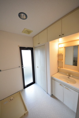 Washroom. Dressing room