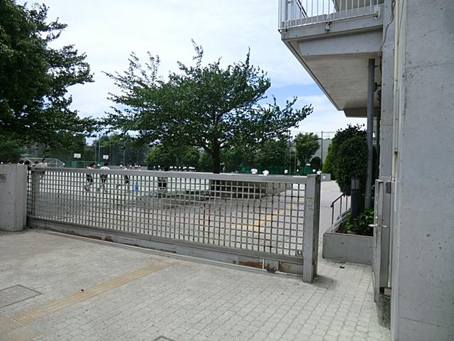 Junior high school. 854m to Suginami Ward Iogi Junior High School