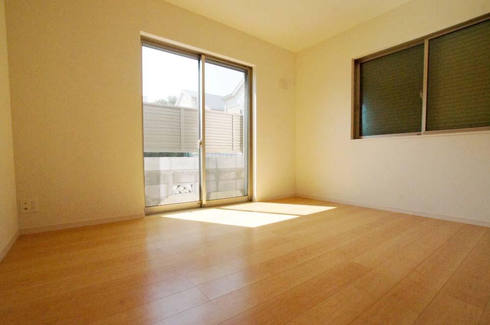 Non-living room. It will be Western-style. 