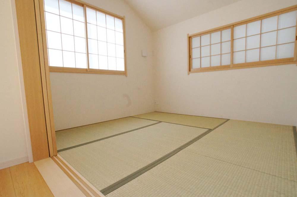 Non-living room. Japanese-style room comes with. The highest is also relax while becoming the Gorotto horizontal. 