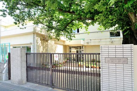 Junior high school. 1176m to Suginami Ward Higashihara Junior High School