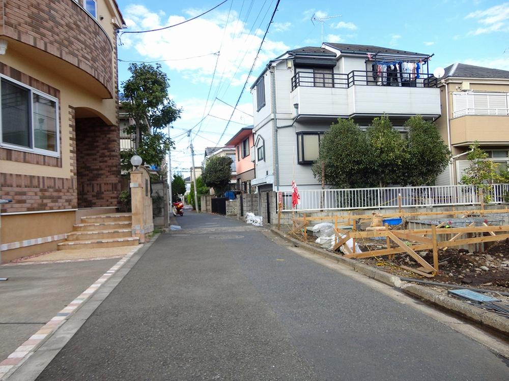 Local photos, including front road. Local (10 May 2013) Shooting