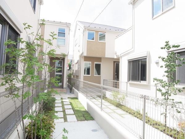 Local appearance photo. Local (10 May 2013) Shooting