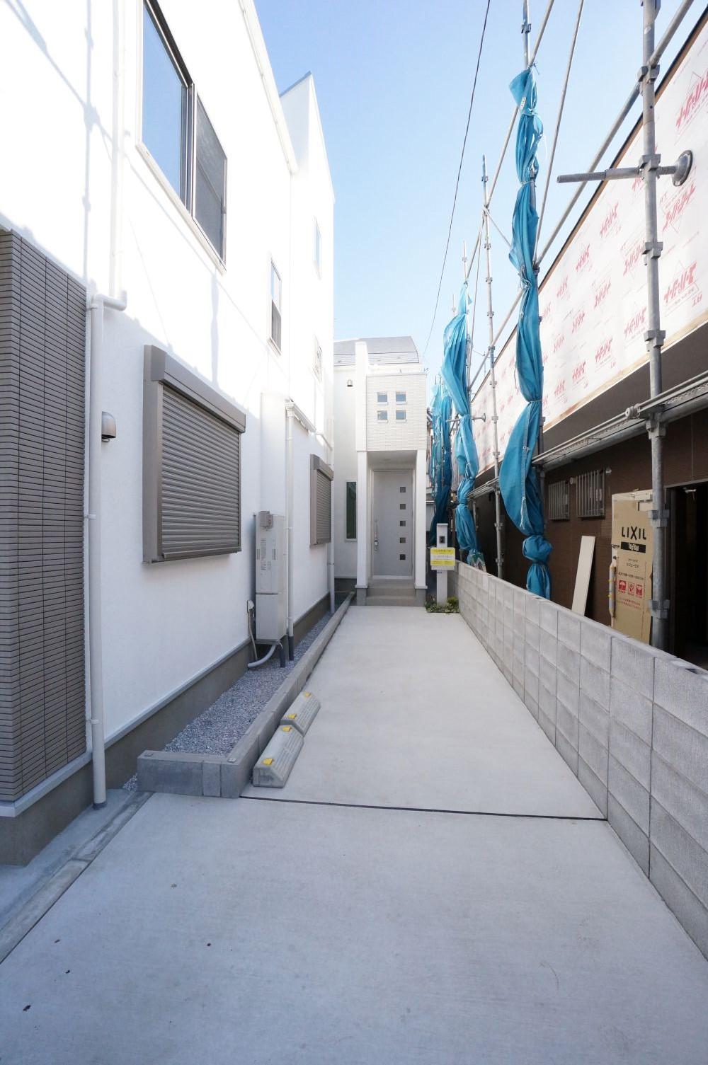 Local appearance photo. JR Chuo Line, Marunouchi line, 2 Station use "Ogikubo Station" walk 17 minutes. Environment favorable.