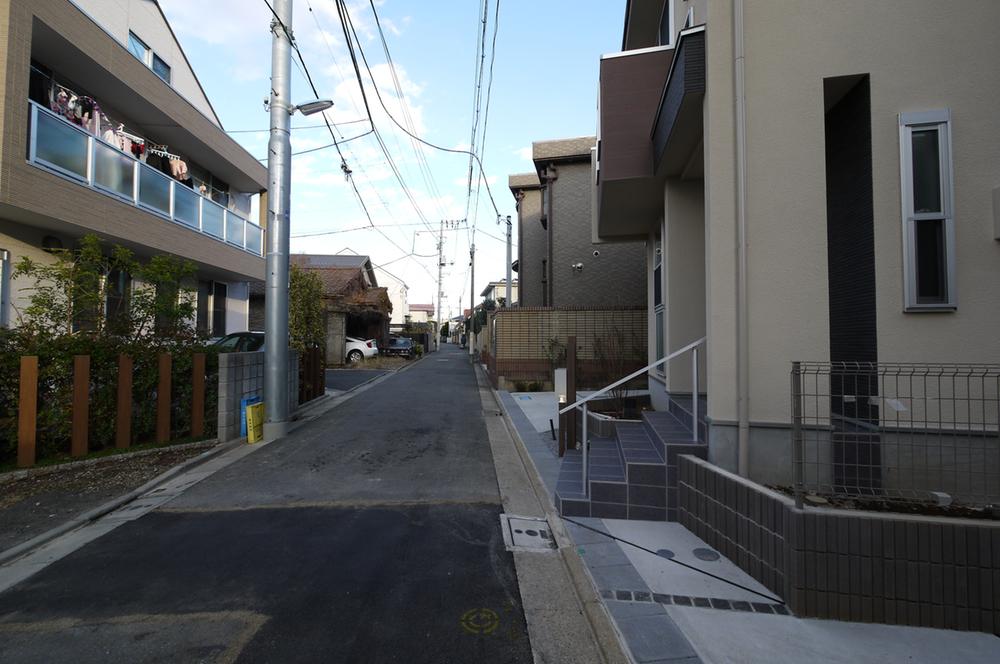 Local photos, including front road. Local (12 May 2013) Shooting