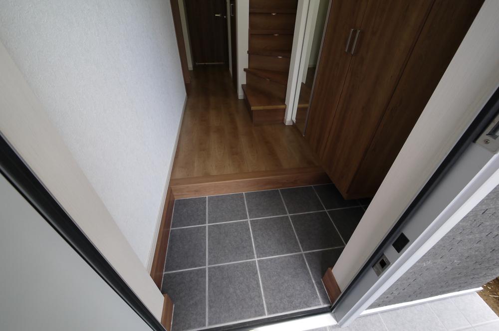 Entrance. Local (12 May 2013) Shooting