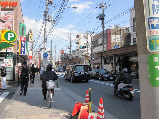 restaurant. Anything flush shopping street: Restaurant / Bank / 750m to a mobile shop, etc. (restaurant)