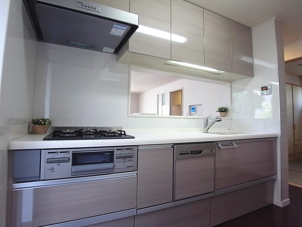 Same specifications photo (kitchen). Kitchen construction cases