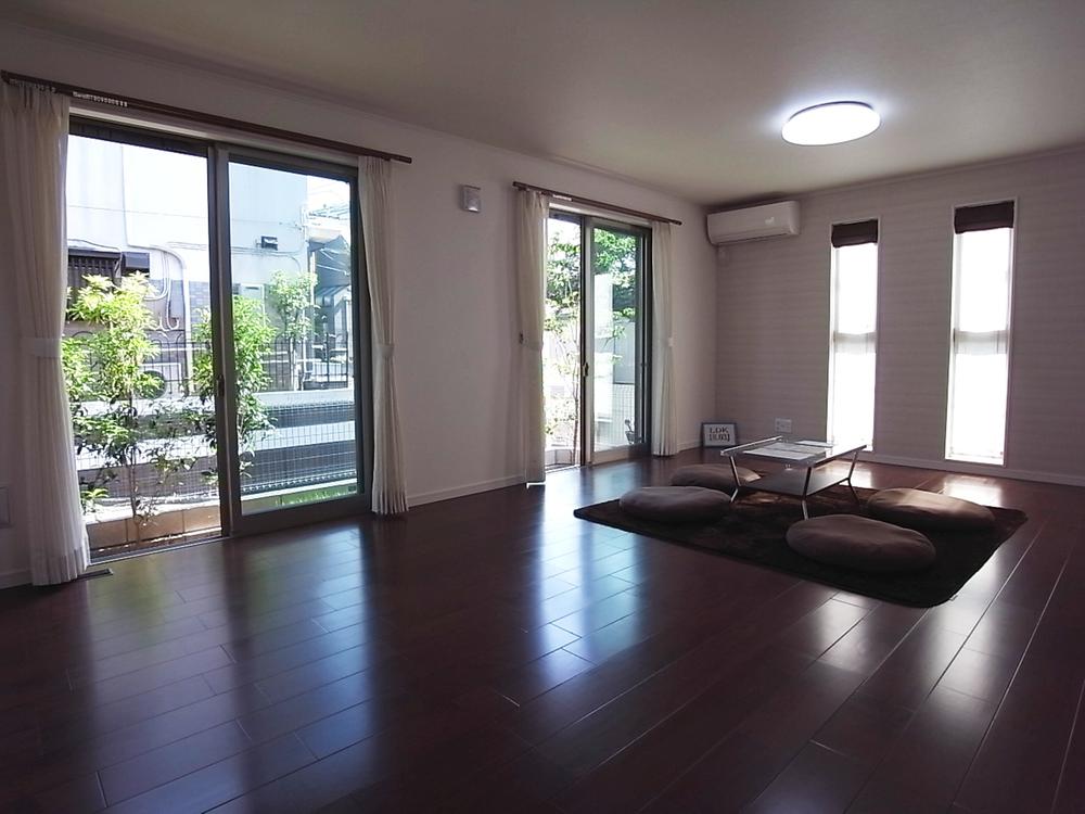 Same specifications photos (living). Living example of construction