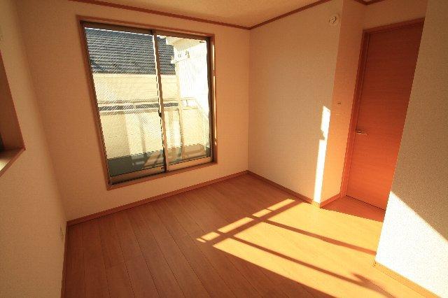 Non-living room. Indoor (12 May 2013) Shooting