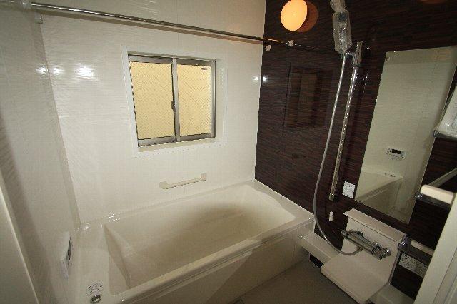 Bathroom. Indoor (12 May 2013) Shooting