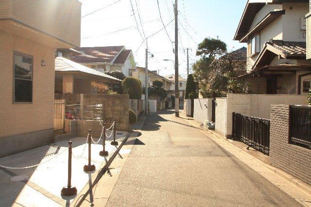 Local photos, including front road. Local (12 May 2013) Shooting