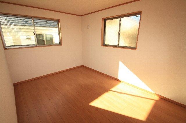 Non-living room. Indoor (12 May 2013) Shooting