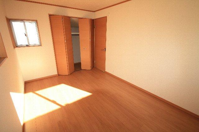 Non-living room. Indoor (12 May 2013) Shooting