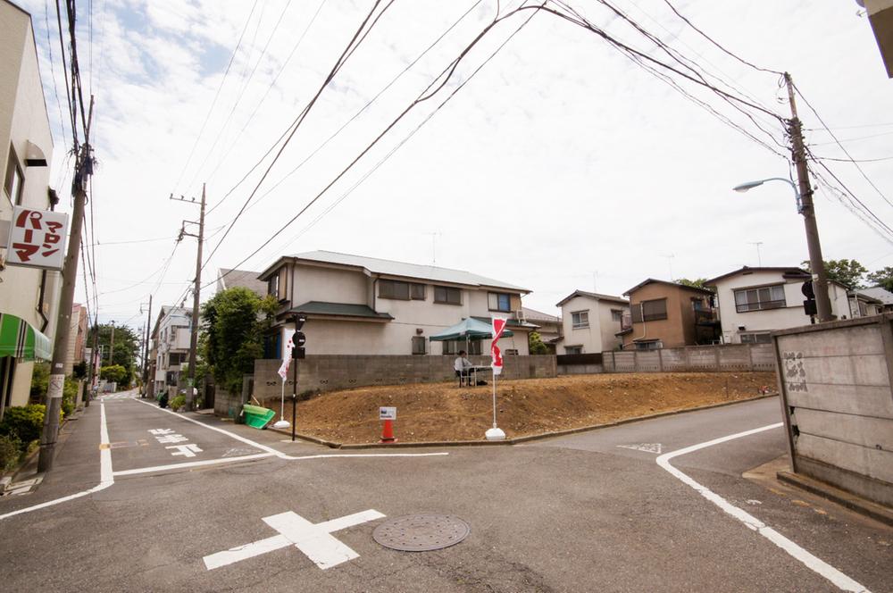 Local land photo. Land sale of the Suginami Kamiigusa 1-chome. All four is a subdivision of the compartment. Since the building conditions is not attached, You can freely architecture at your favorite House manufacturer.