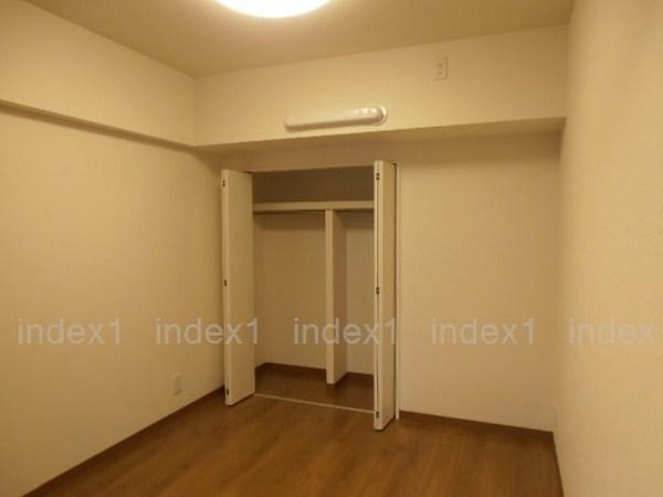 Non-living room. Interior is shiny renovation already