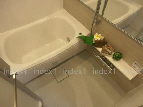 Bathroom. Convenient reheating ・ With bathroom dryer