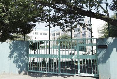 Junior high school. Municipal Nakase until junior high school 380m