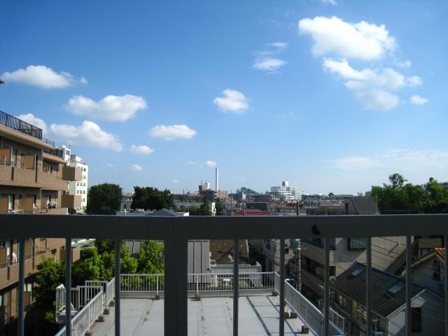 View photos from the dwelling unit. Is the view from the fifth floor part. Actual rooms are the eighth floor.