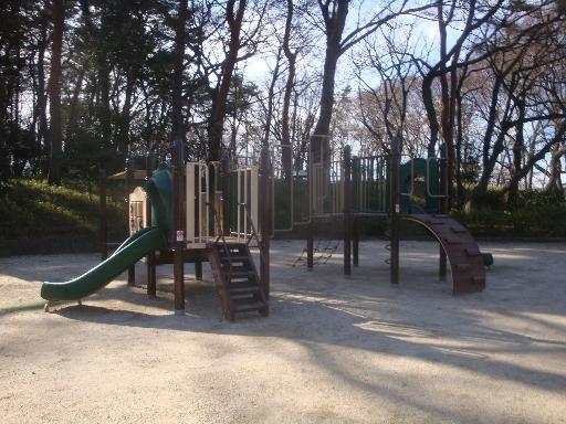 park. 912m until Tsukayama park