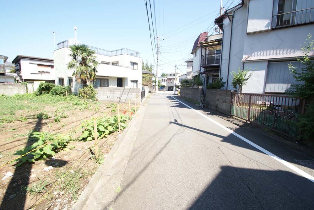 Local photos, including front road. Green is rich and should be noted and convenience preeminent. 