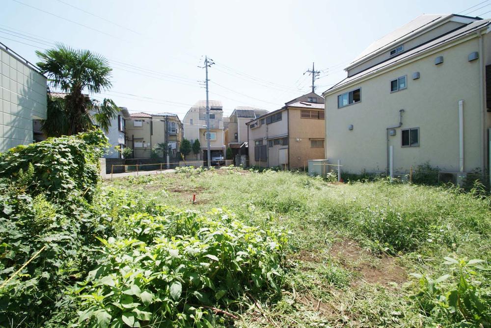 Local land photo. There is one section more than 36 square meters. 