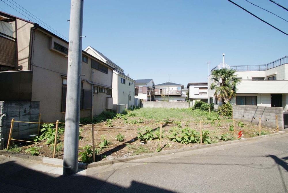 Local land photo. Building coverage 60%, Volume rate since 150%, Is a must-see for those who want to build a big building. 