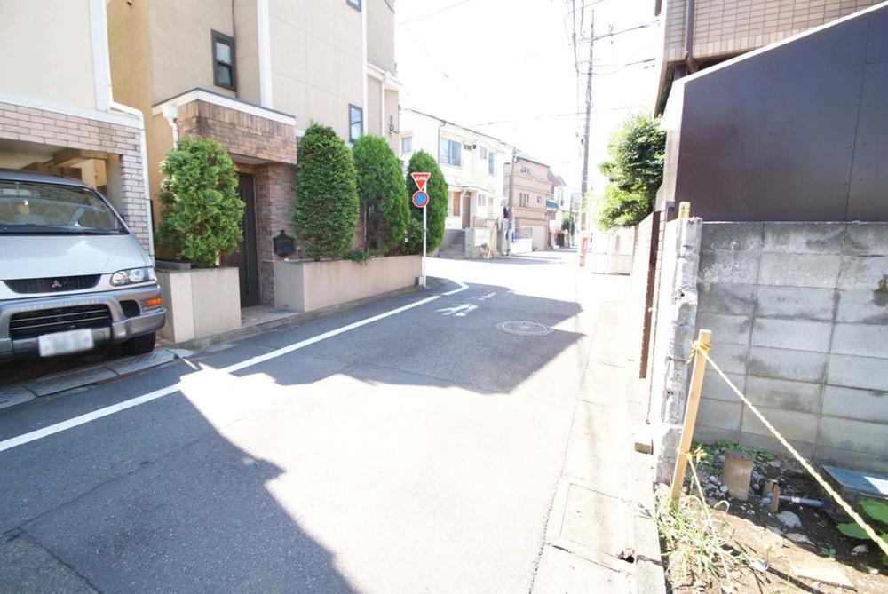 Local photos, including front road. Front road traffic less, A quiet residential area suitable to the land of permanent