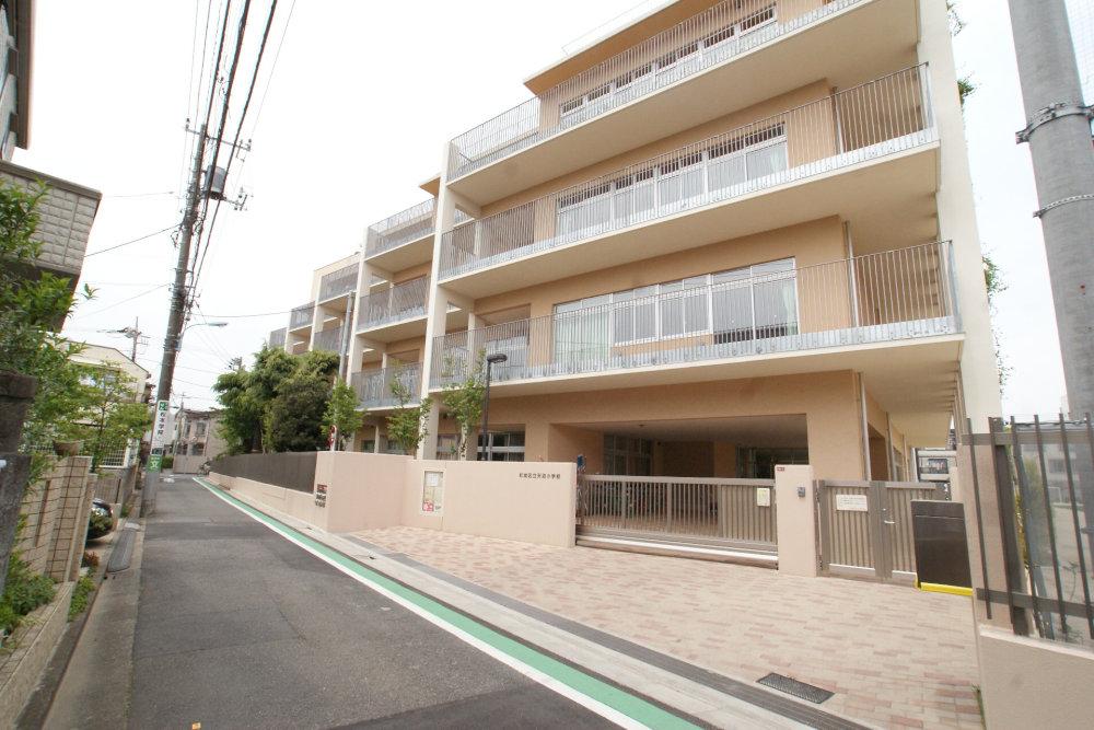 Primary school. 1015m to Suginami Ward Amanuma Elementary School