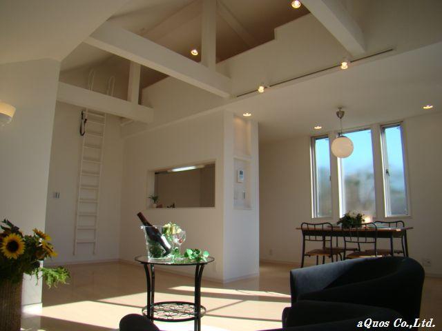 Same specifications photos (living). Same specifications